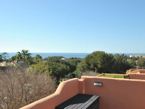 Town House for sale in Cabopino, Marbella East