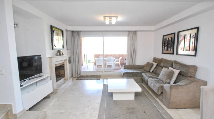 Town House for sale in Cabopino, Marbella East