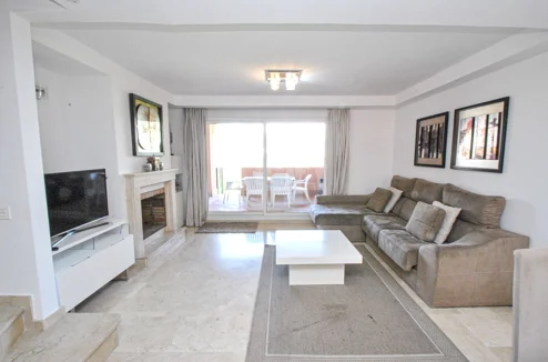 Town House for sale in Cabopino, Marbella East