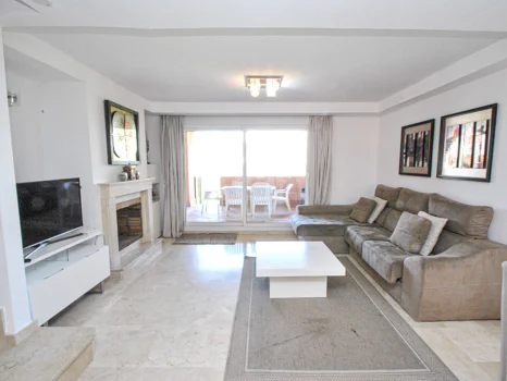 Town House for sale in Cabopino, Marbella East