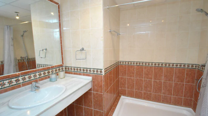Town House for sale in Cabopino, Marbella East
