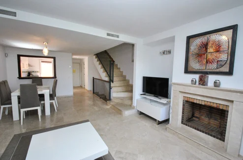 Town House for sale in Cabopino, Marbella East