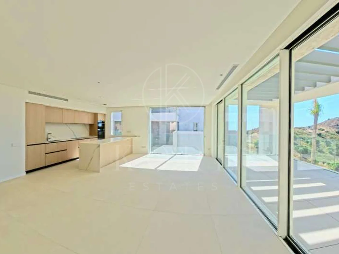 Development in La Mairena, Marbella Est