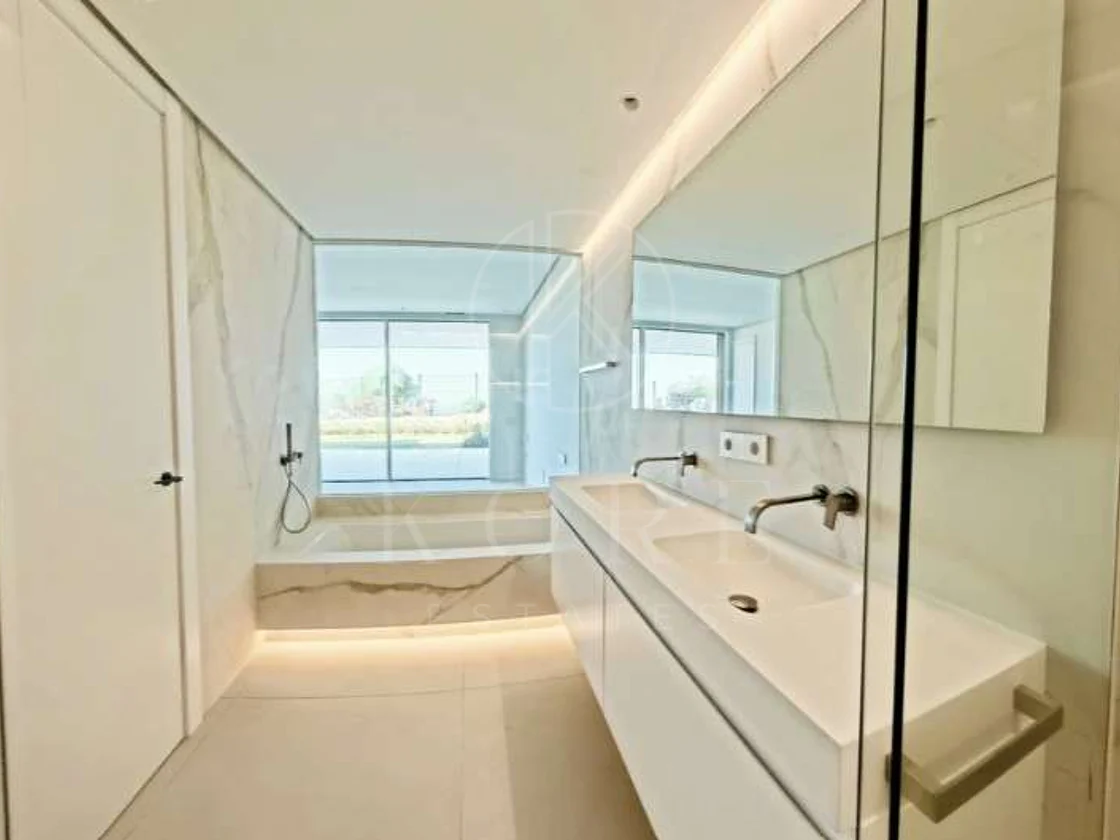 Development in La Mairena, Marbella Est