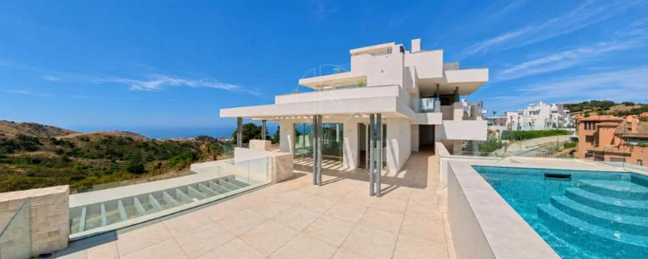 Development in La Mairena, Marbella East