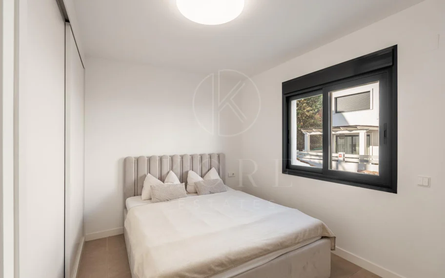 Wonderful three-bedroom townhouse located in the gated community of Agra Residencial, Estepona