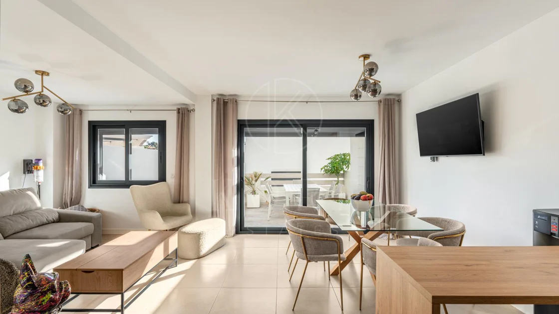 Wonderful three-bedroom townhouse located in the gated community of Agra Residencial, Estepona
