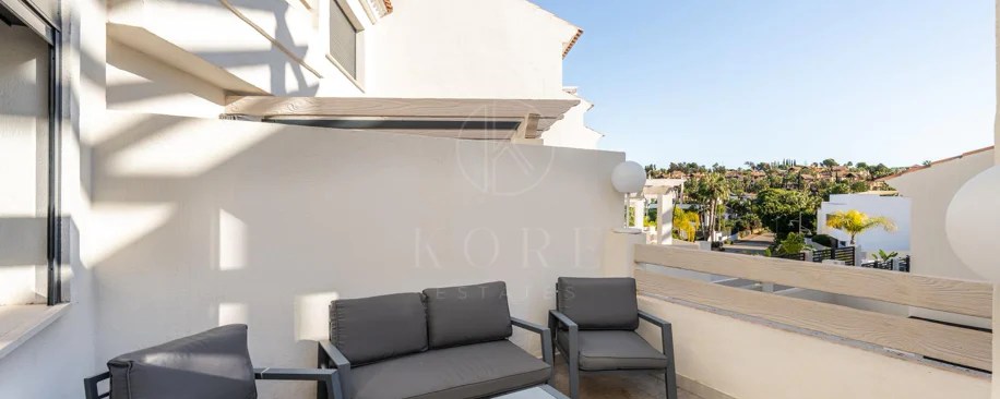 Wonderful three-bedroom townhouse located in the gated community of Agra Residencial, Estepona