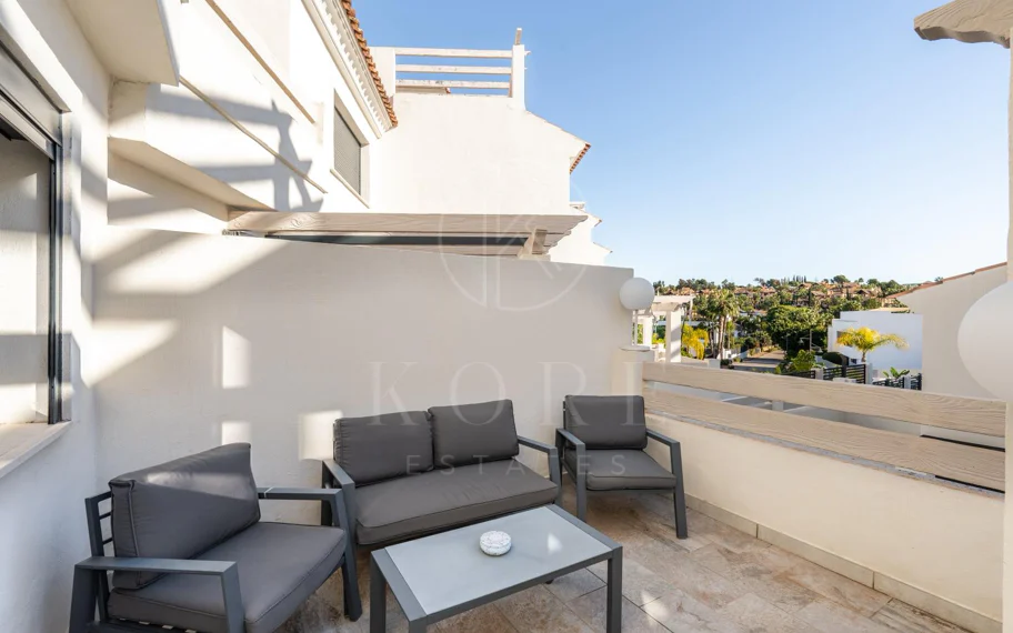 Wonderful three-bedroom townhouse located in the gated community of Agra Residencial, Estepona