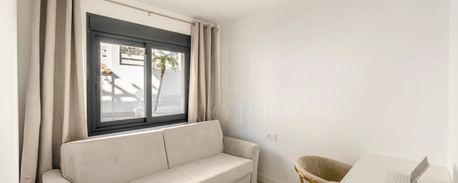 Wonderful three-bedroom townhouse located in the gated community of Agra Residencial, Estepona