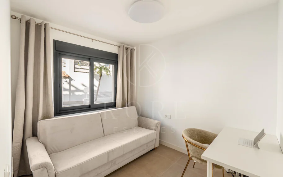 Wonderful three-bedroom townhouse located in the gated community of Agra Residencial, Estepona