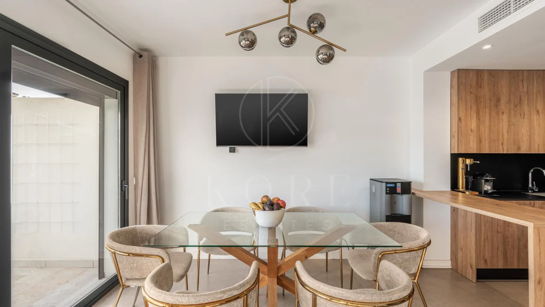 Wonderful three-bedroom townhouse located in the gated community of Agra Residencial, Estepona