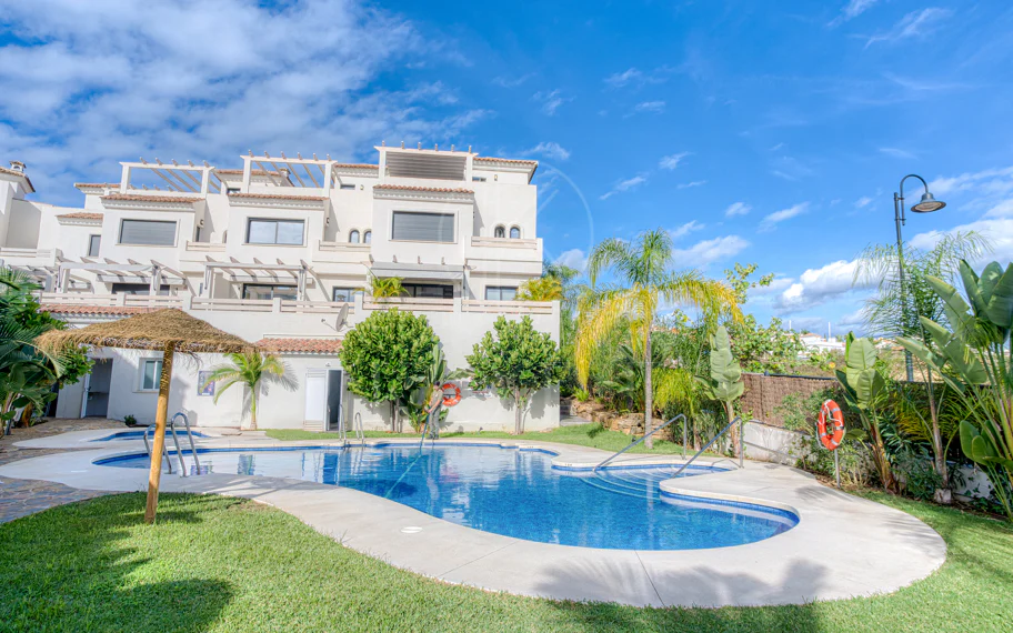 Wonderful three-bedroom townhouse located in the gated community of Agra Residencial, Estepona