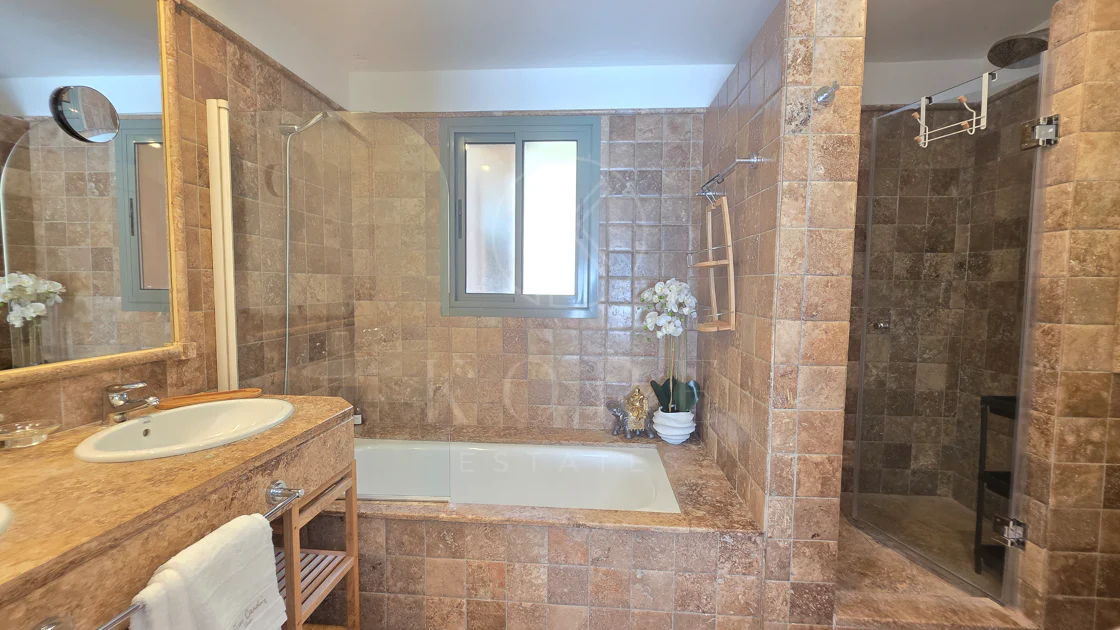 Apartament deosebit la parter în Benatalaya