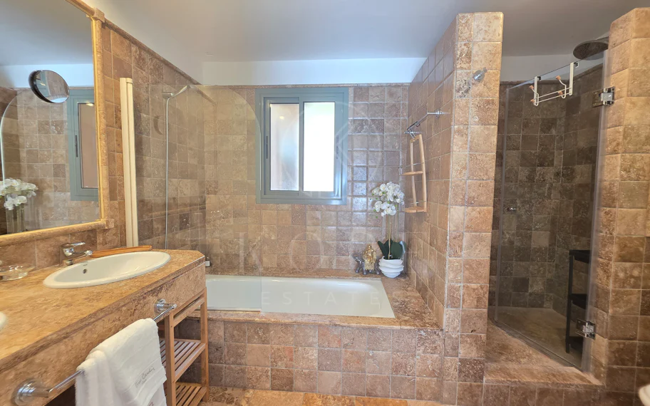 Exquisite Ground Floor Apartment in Benatalaya