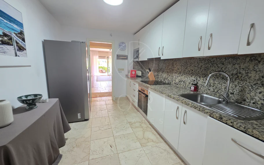 Exquisite Ground Floor Apartment in Benatalaya