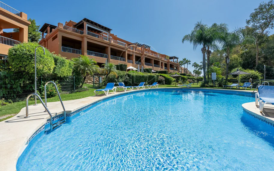 Exquisite Ground Floor Apartment in Benatalaya