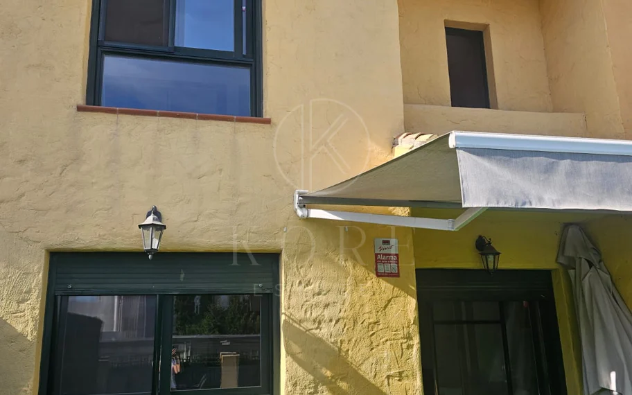 Fully Renovated Townhouse with Expansion Potential in Riviera Beach, Cancelada