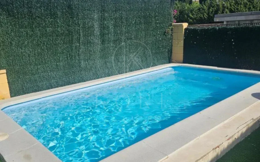 Fully Renovated Townhouse with Expansion Potential in Riviera Beach, Cancelada