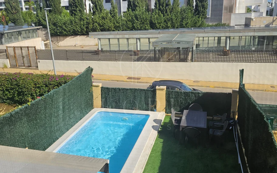 Fully Renovated Townhouse with Expansion Potential in Riviera Beach, Cancelada