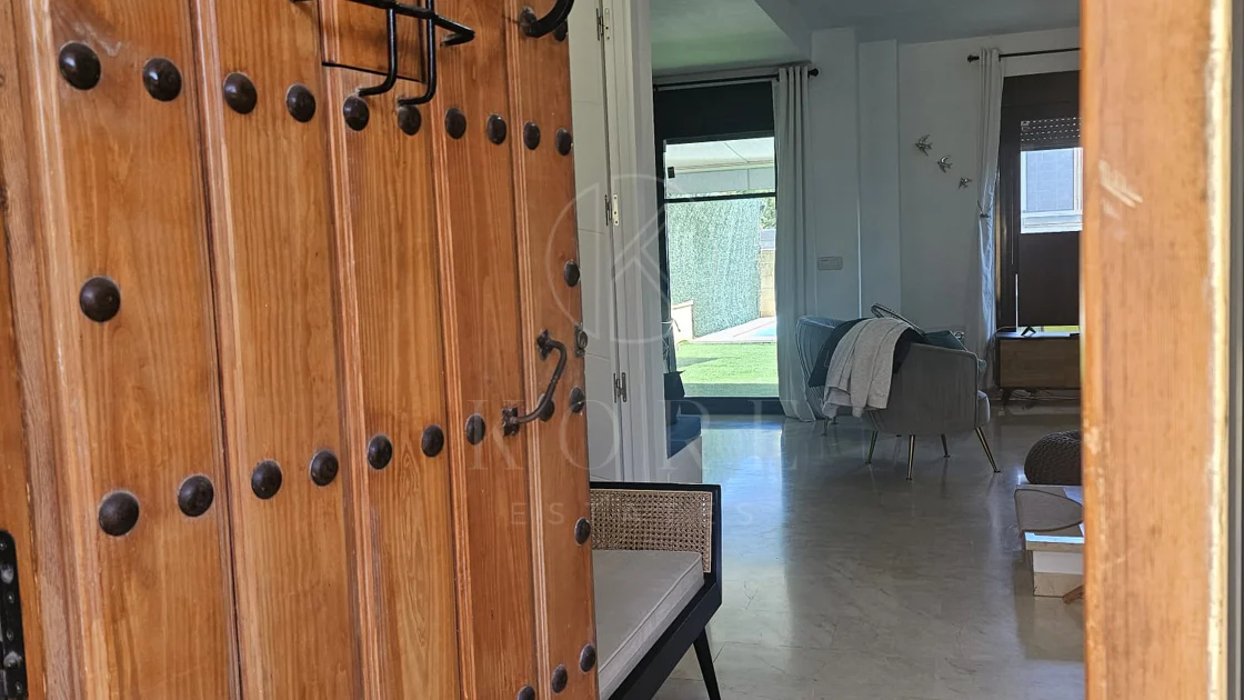Adosado totalmente renovado con potencial de expansión en Riviera Beach, Cancelada