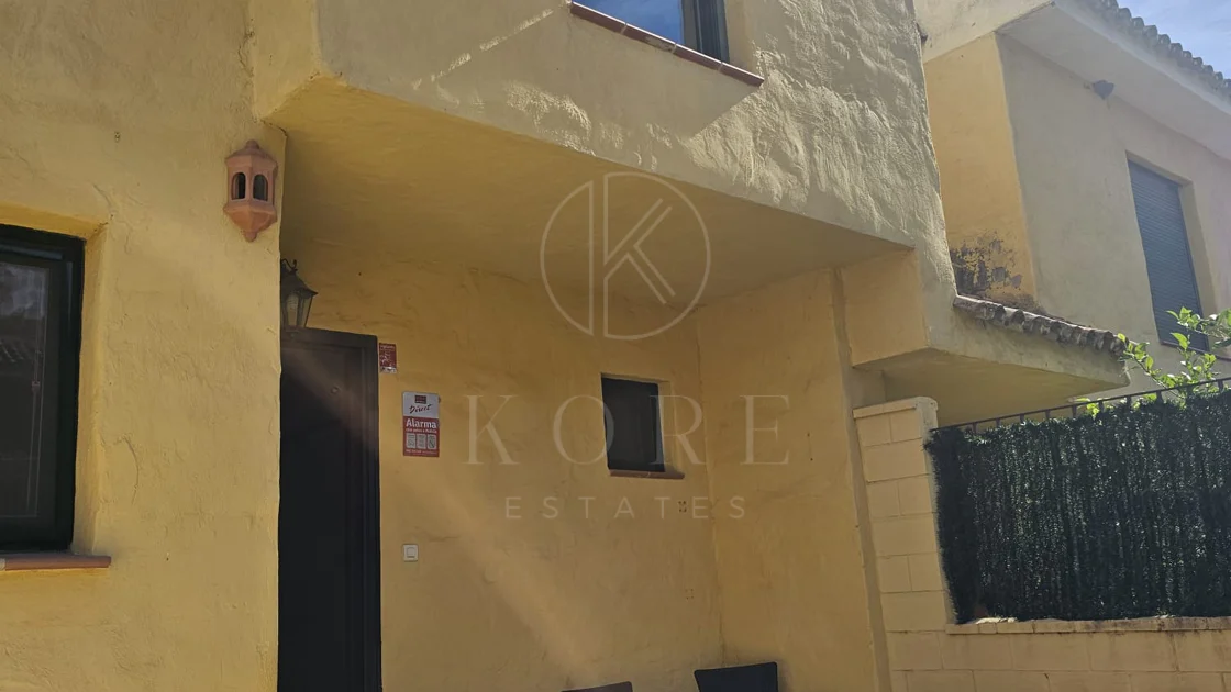 Adosado totalmente renovado con potencial de expansión en Riviera Beach, Cancelada