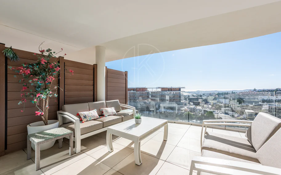 Stylish 2 bedrooms apartment with terrace and sea views in Panoramica, El Higueron