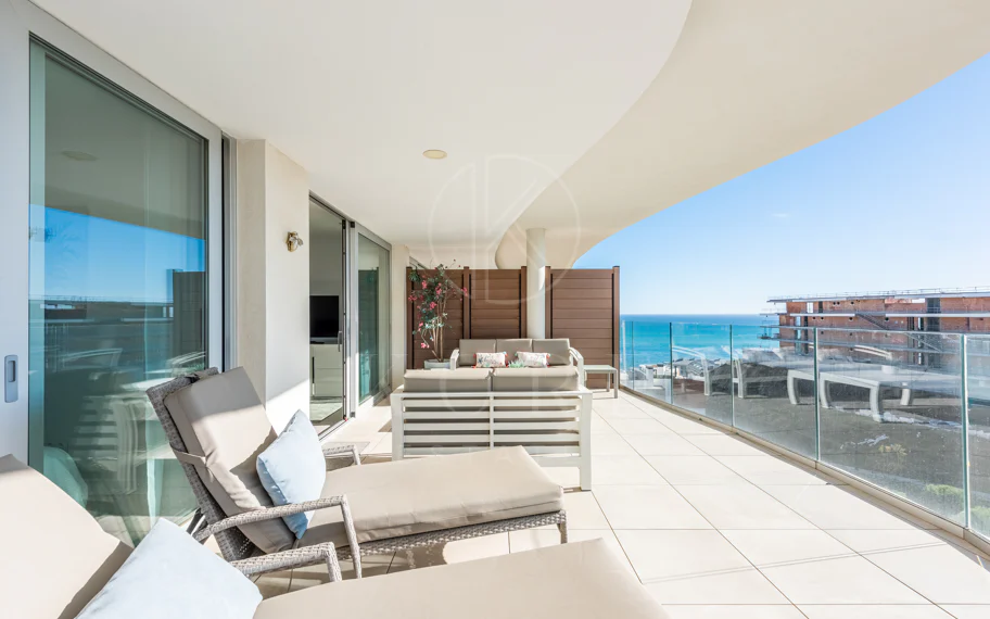 Stylish 2 bedrooms apartment with terrace and sea views in Panoramica, El Higueron