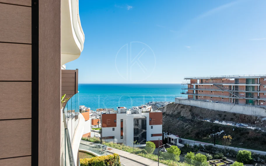Stylish 2 bedrooms apartment with terrace and sea views in Panoramica, El Higueron