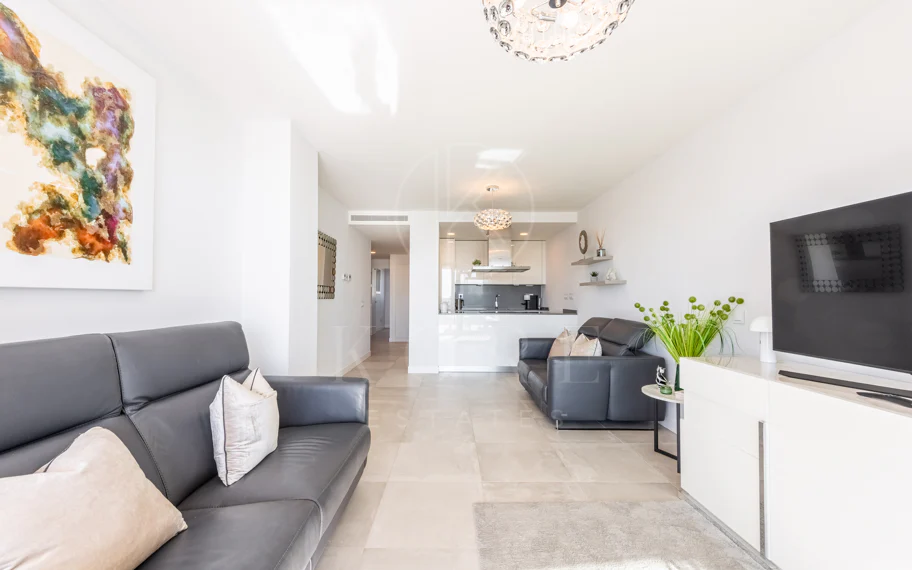 Stylish 2 bedrooms apartment with terrace and sea views in Panoramica, El Higueron