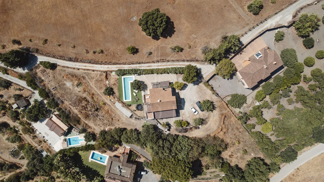 Villa for sale in Estepona