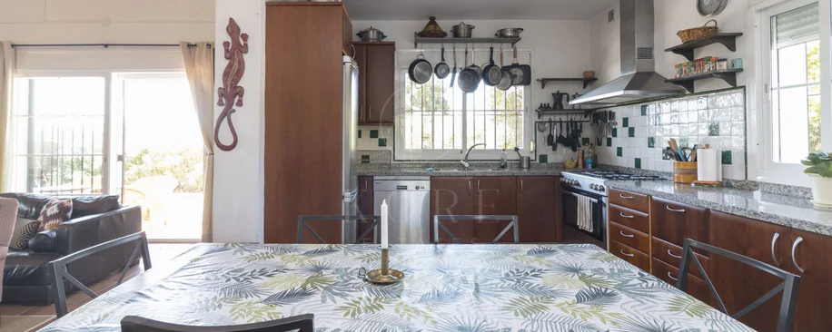 Villa for sale in Estepona