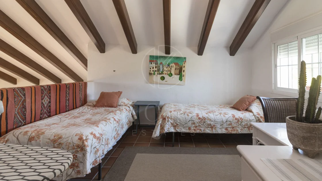 Villa for sale in Estepona