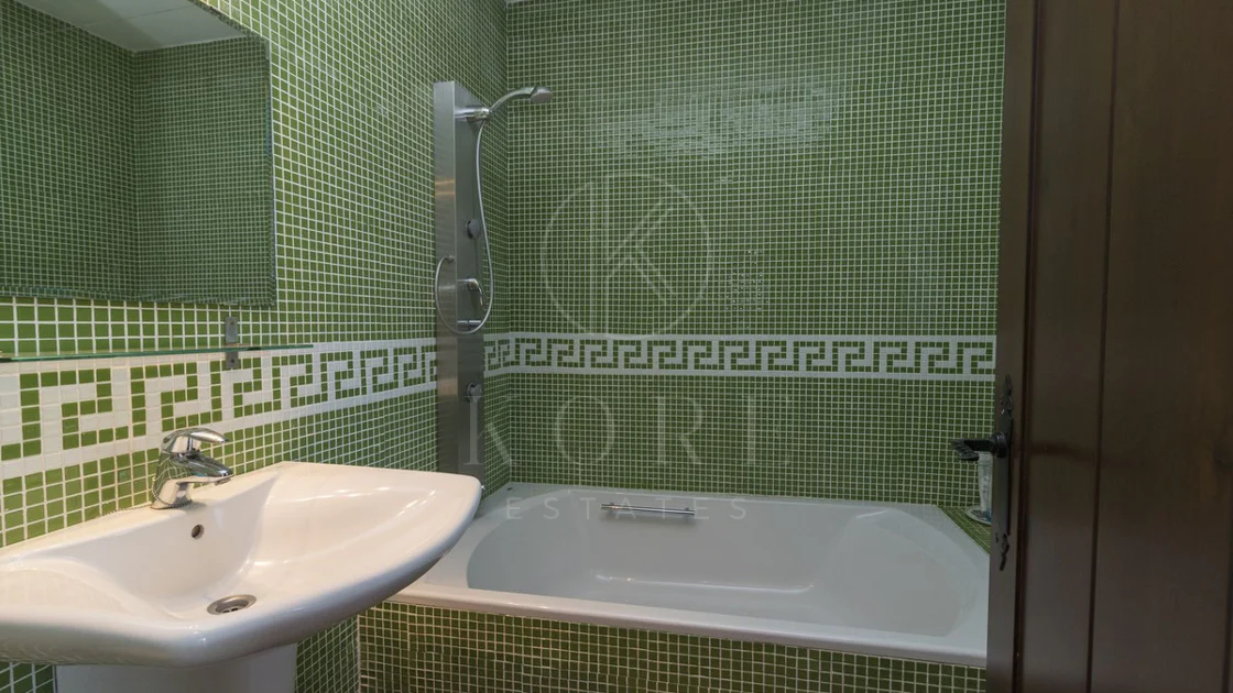 Villa for sale in Estepona
