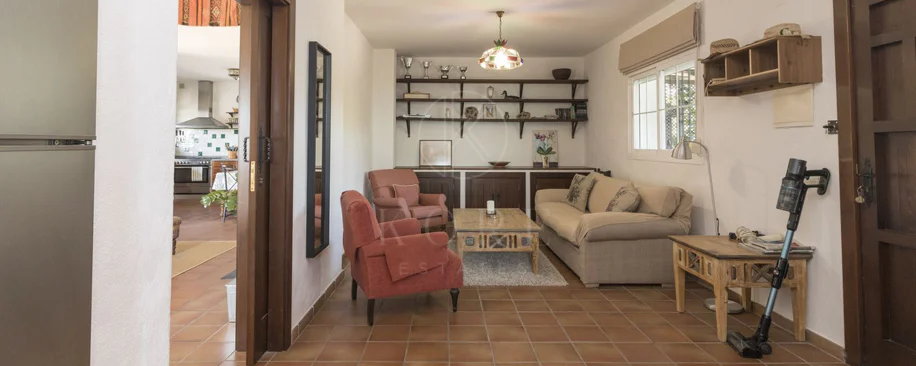 Villa for sale in Estepona