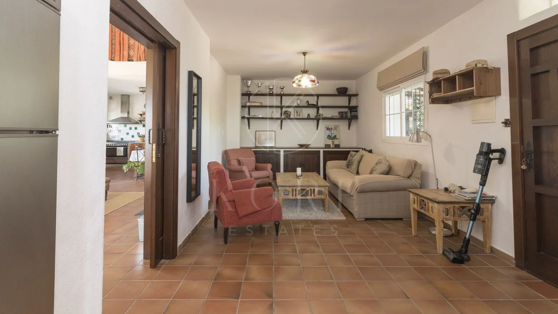 Villa for sale in Estepona