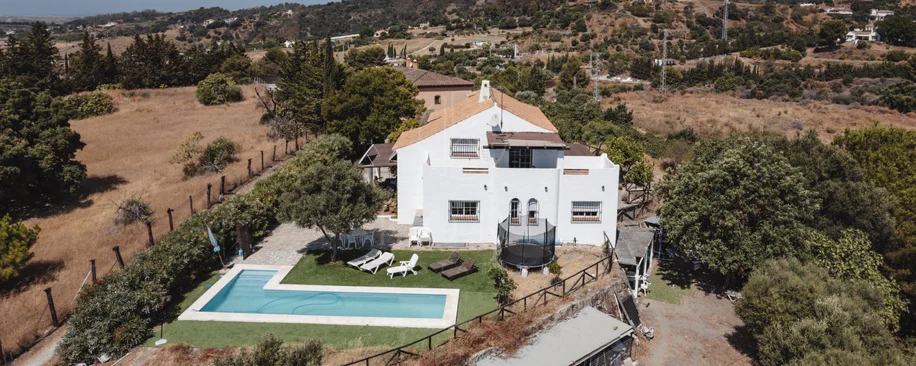 Villa for sale in Estepona