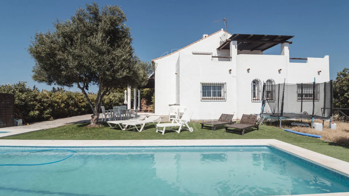 Villa for sale in Estepona