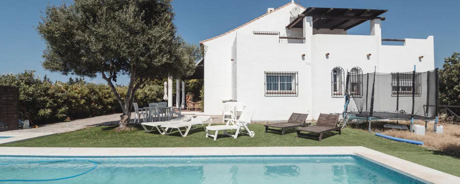 Villa for sale in Estepona