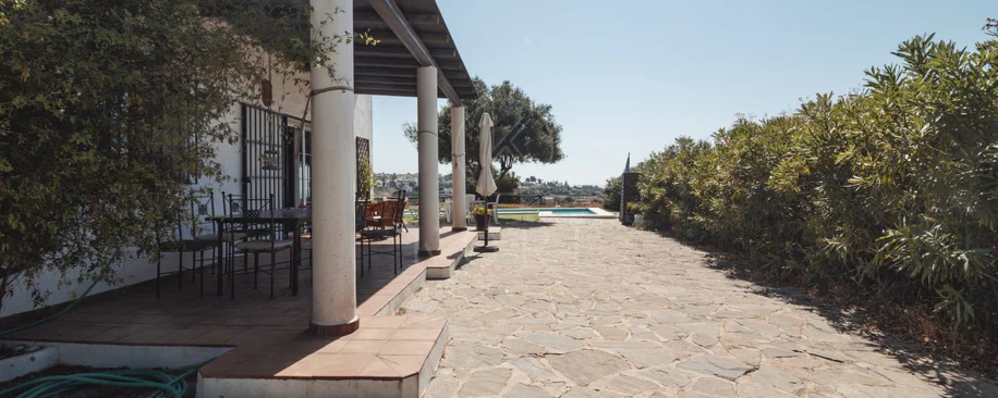 Villa for sale in Estepona