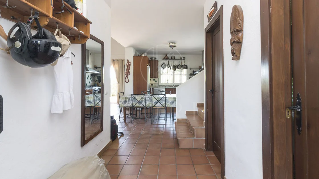 Villa for sale in Estepona