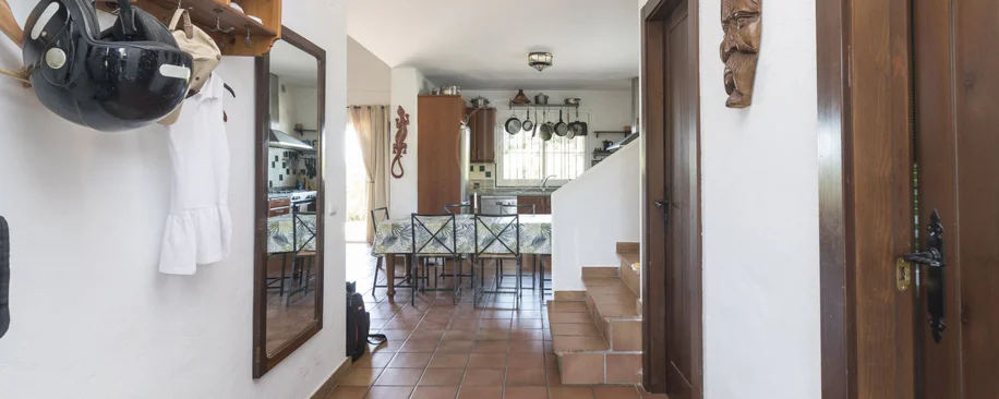 Villa for sale in Estepona