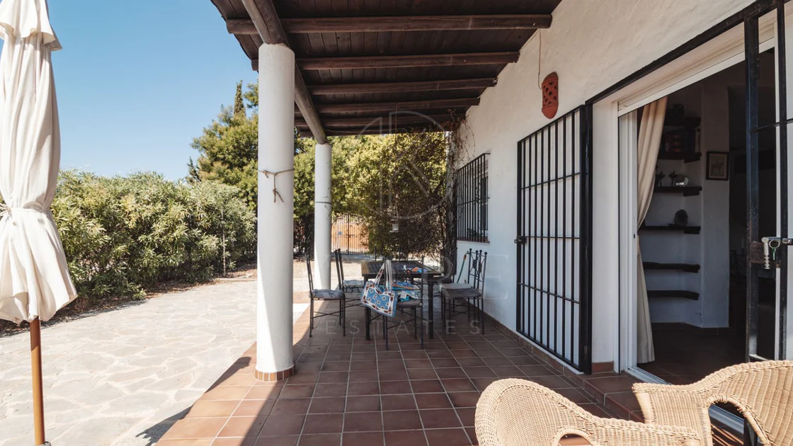 Villa for sale in Estepona