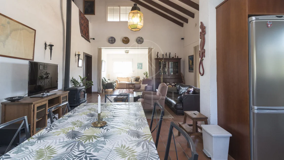Villa for sale in Estepona
