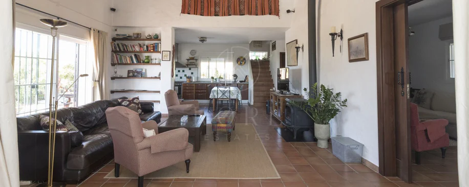 Villa for sale in Estepona