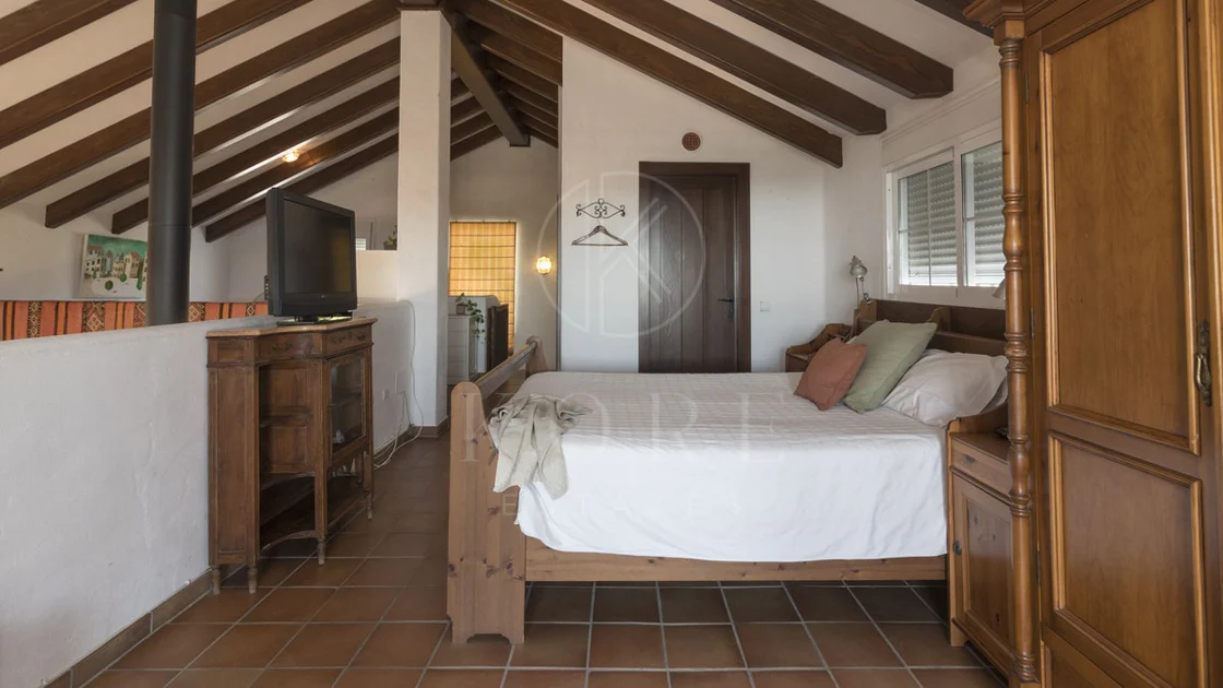 Villa for sale in Estepona