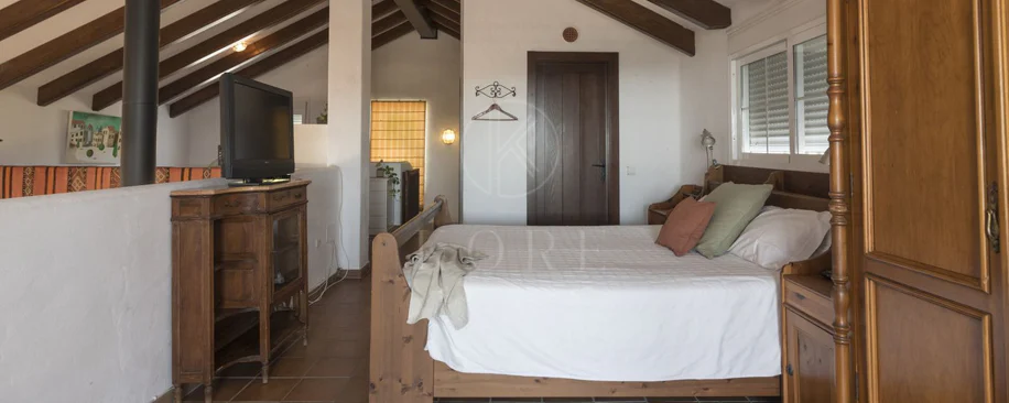 Villa for sale in Estepona