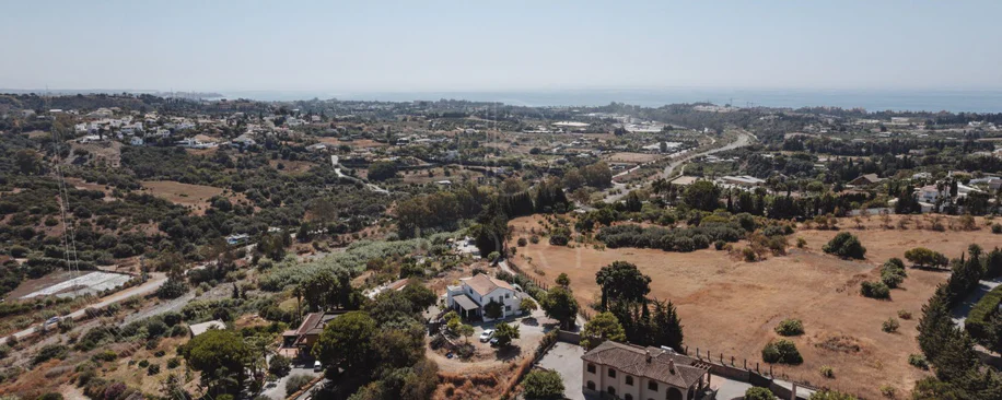 Villa for sale in Estepona