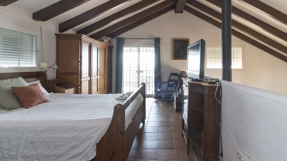 Villa for sale in Estepona