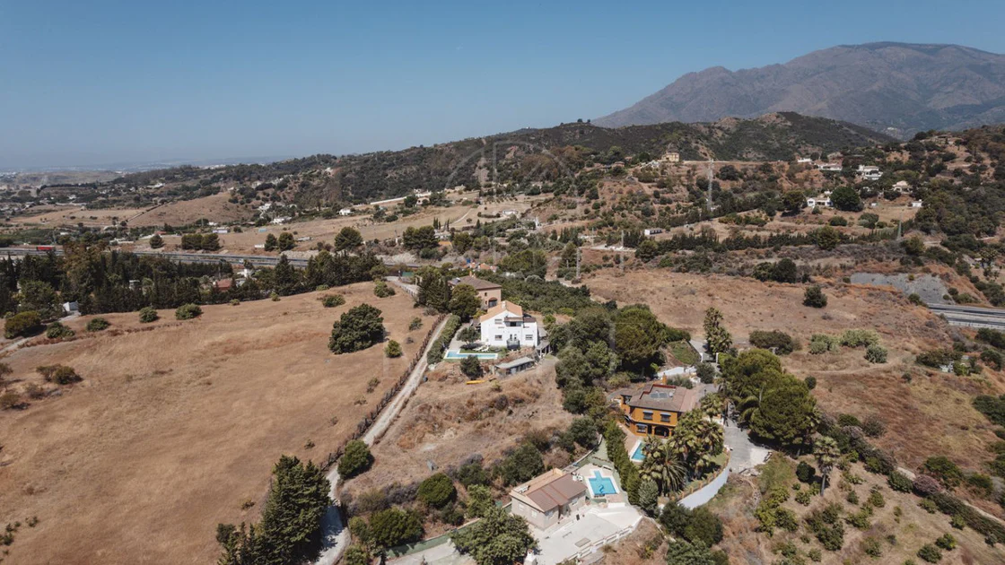 Villa for sale in Estepona
